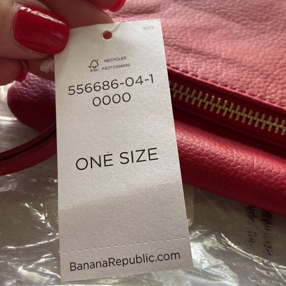 Banana Republic clutch NWT Red and gold hardware - Picture 5 of 8